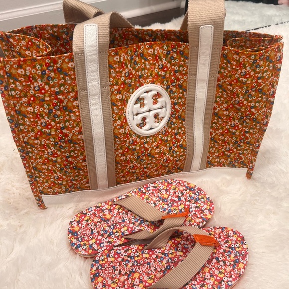 Tory Burch Floral Tote with matching sz 7 flip flops - Picture 1 of 2